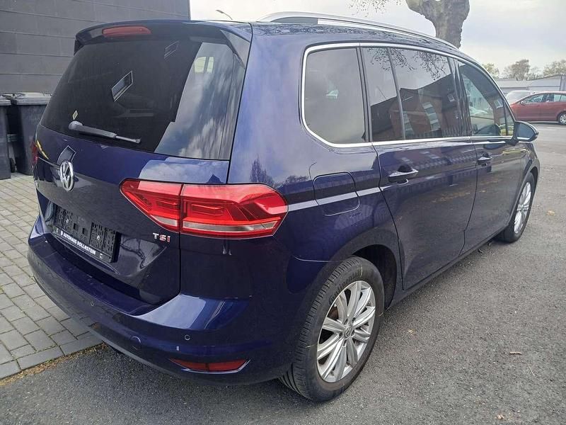 Gebraucht VW Touran Highline 150 PS (110 kW) 2016 Atlantik blue metallic Van / Kleinbus