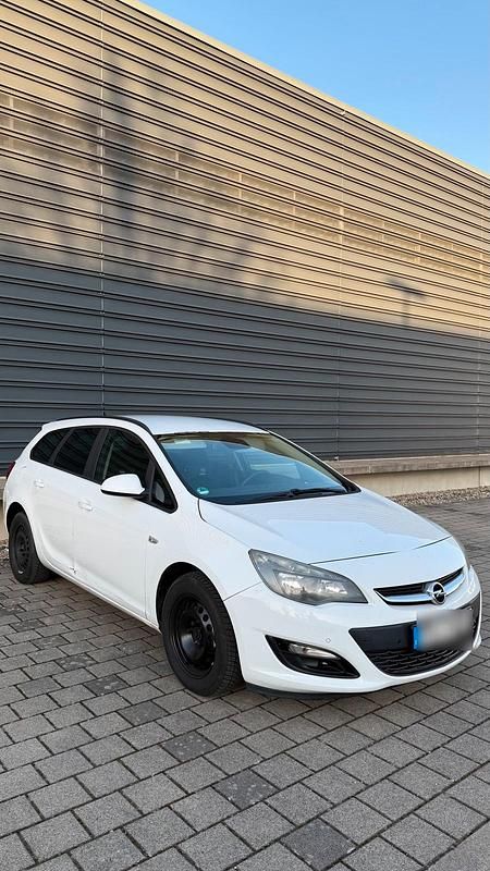 Gebraucht Opel Astra 125 PS (91 kW) 2012 Weiß Kombi