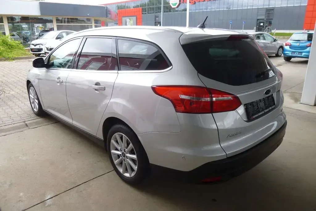 Gebraucht Ford Focus Titanium 125 PS (91 kW) 2017 Silber Limousine