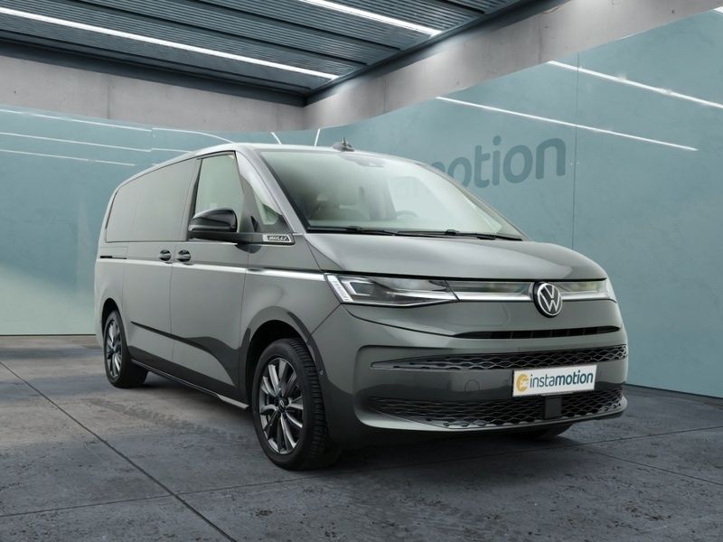Gebraucht VW T7 Style 204 PS (150 kW) 2023 Grau Van
