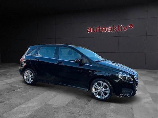 Gebraucht Mercedes B200 136 PS (100 kW) 2016 Schwarz Van / Kleinbus
