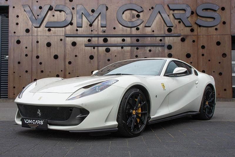 Weiß Gebraucht 2018 Ferrari 812 Coupé | 289.900 € (Guter Preis) - Bild 1/4