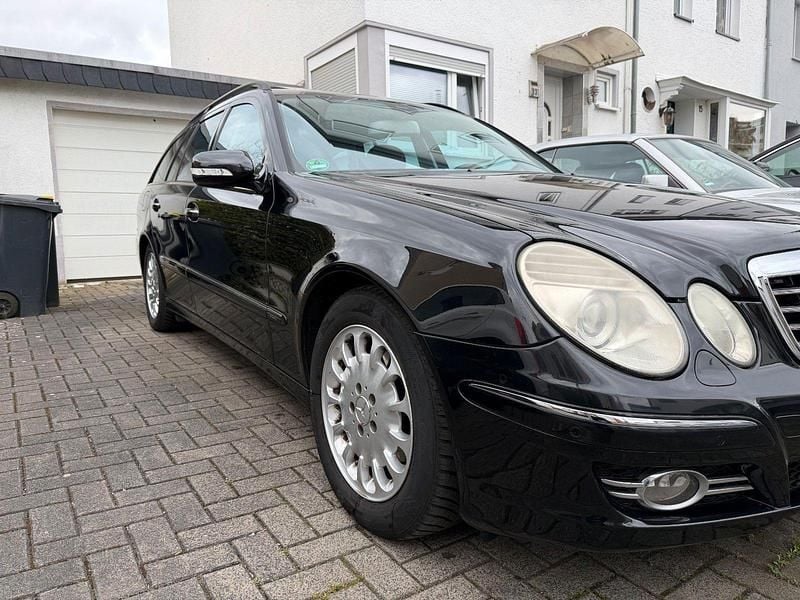 Gebraucht Mercedes E200 Avantgarde 184 PS (135 kW) 2006 Schwarz Kombi