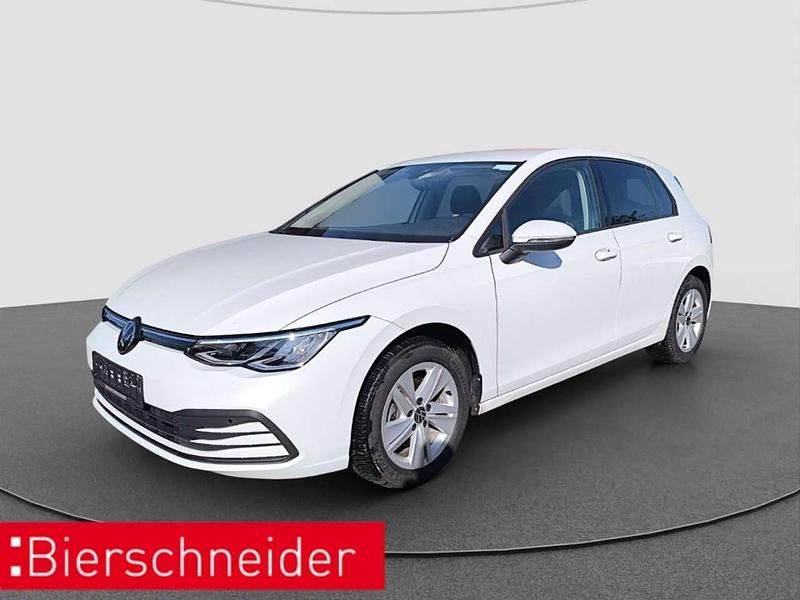 Weiß Gebraucht 2023 VW Golf VIII Life Limousine | 22.990 € (Guter Preis) - Bild 1/3