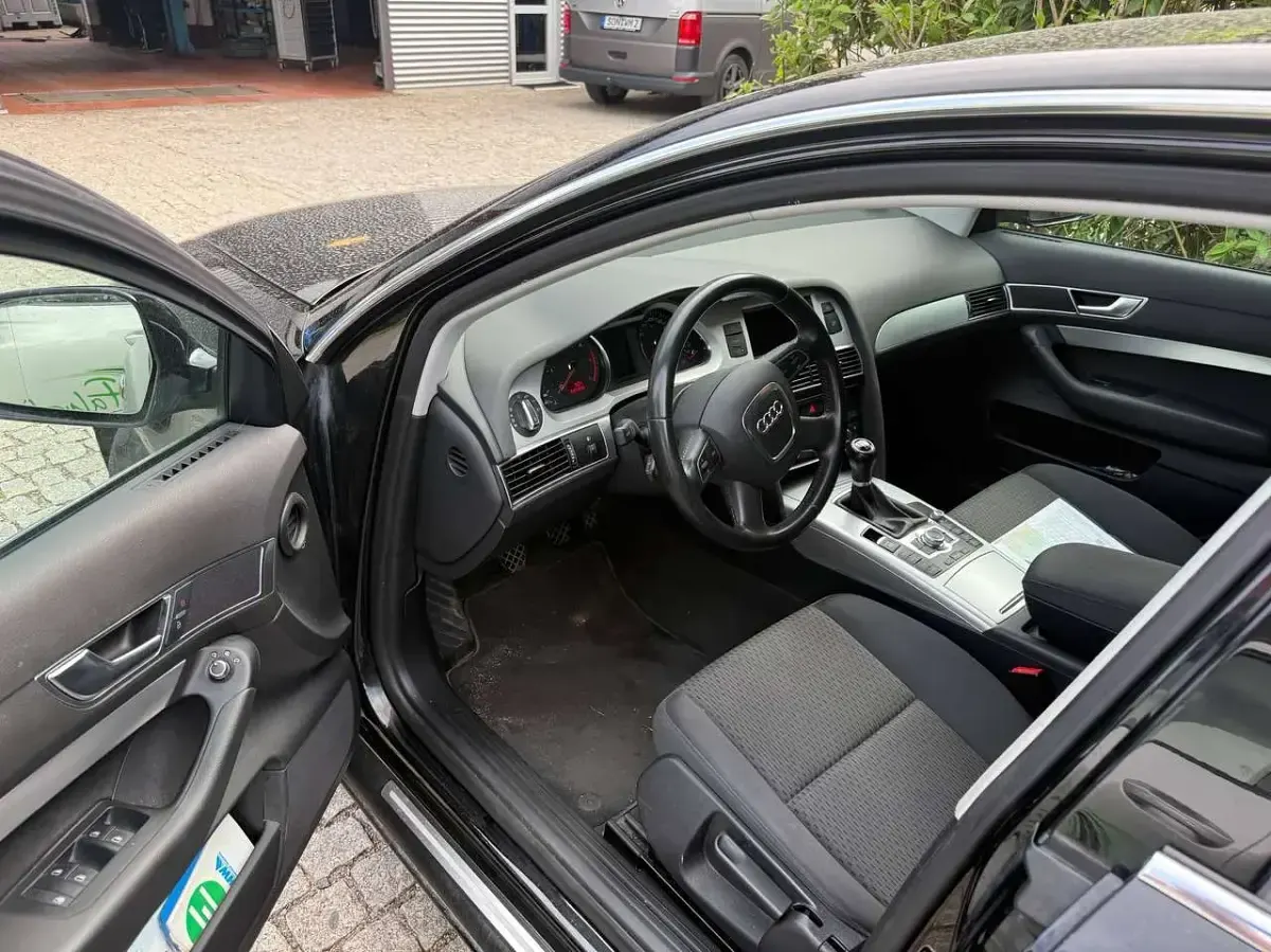 Gebraucht Audi A6 170 PS (125 kW) 2010 Brillantschwarz Limousine
