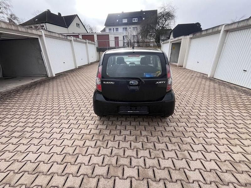 Gebraucht Subaru Justy 69 PS (50 kW) 2009 Schwarz Kleinwagen