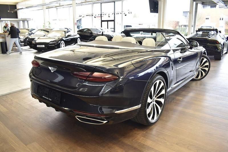 Gebraucht Bentley Continental 681 PS (500 kW) 2026 Blau Cabrio