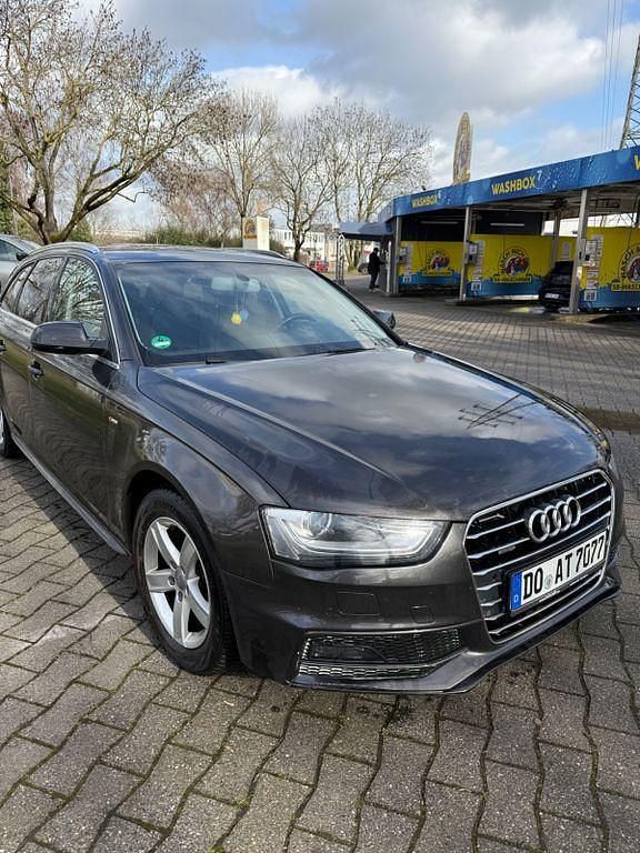 Gebraucht Audi A4 S-Line 190 PS (139 kW) 2015 Grau Kombi