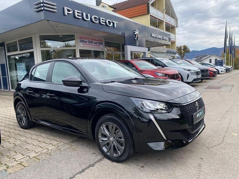 Perla nera schwarz Gebraucht 2022 Peugeot 208 Active Kleinwagen | 18.600 € - Bild 1/4