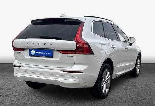 Gebraucht Volvo XC60 Core 250 PS (183 kW) 2024 Crystal weißperleffekt SUV