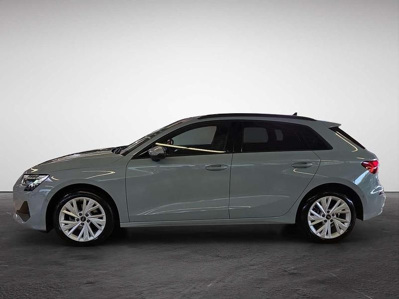 Gebraucht Audi A3 Ambiente 150 PS (110 kW) 2024 Grau Limousine