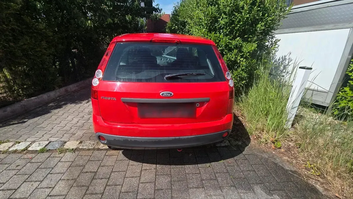 Gebraucht Ford Fiesta 60 PS (44 kW) 2005 Rot Kleinwagen