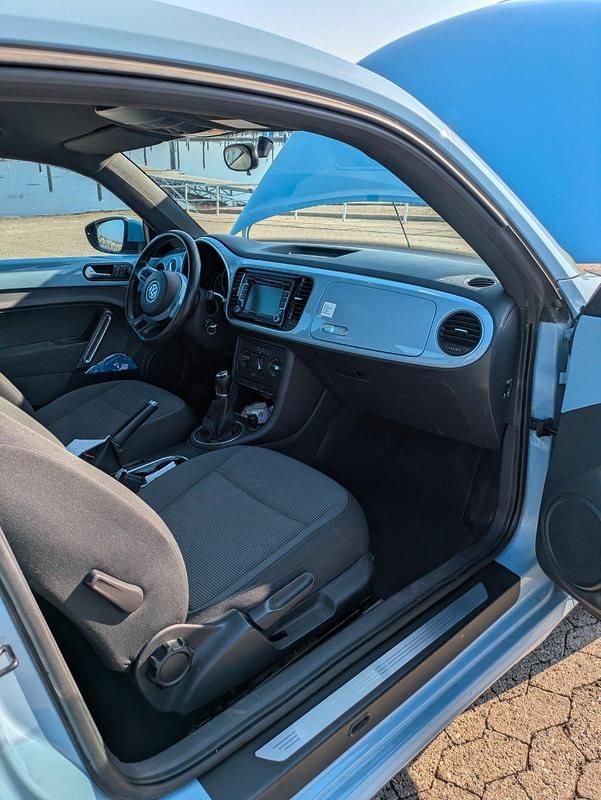 Gebraucht VW Beetle Design 140 PS (102 kW) 2012 Blau Kleinwagen