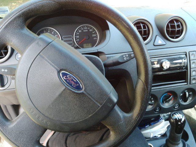 Gebraucht Ford Fiesta 60 PS (44 kW) 2005 Grau Kleinwagen