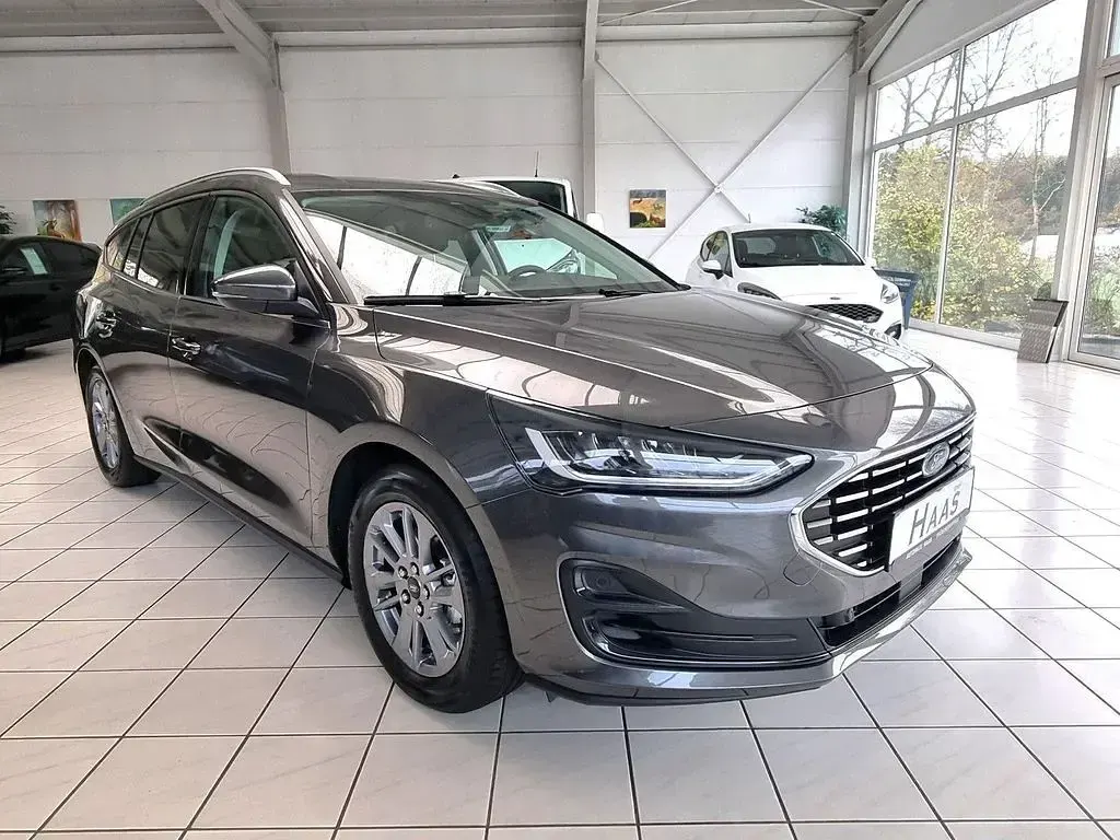 Używany Ford Focus Titanium X 125 KM (91 kW) 2024 Szary Sedan/Limuzyna