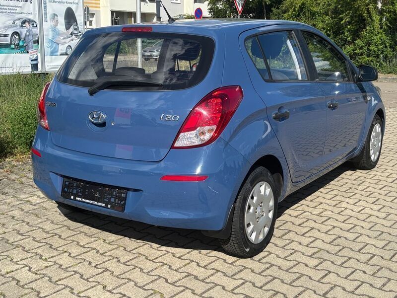 Gebraucht Hyundai i20 Classic 86 PS (63 kW) 2014 Blau Limousine
