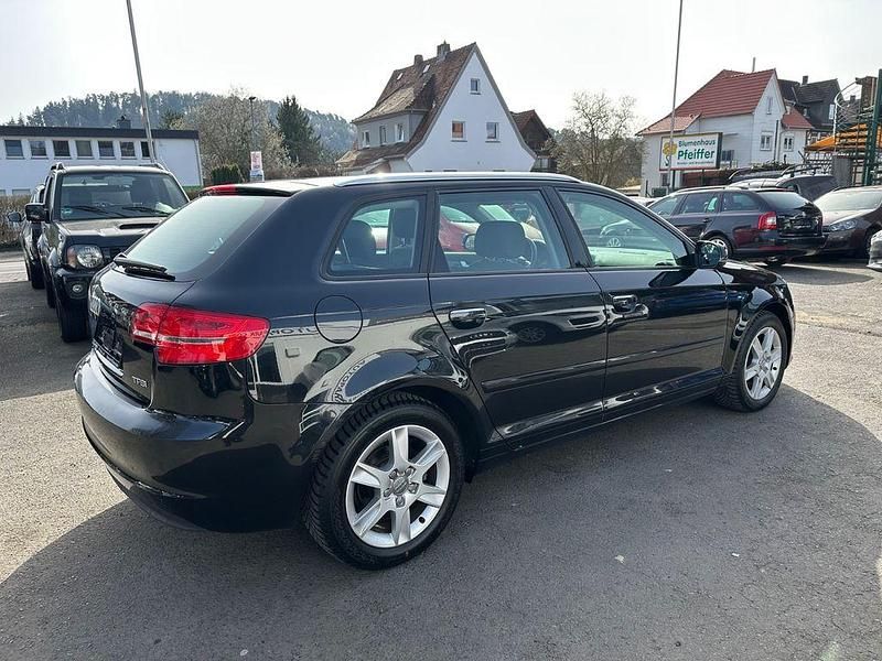 Gebraucht Audi A3 Attraction 125 PS (91 kW) 2011 Schwarz Kleinwagen