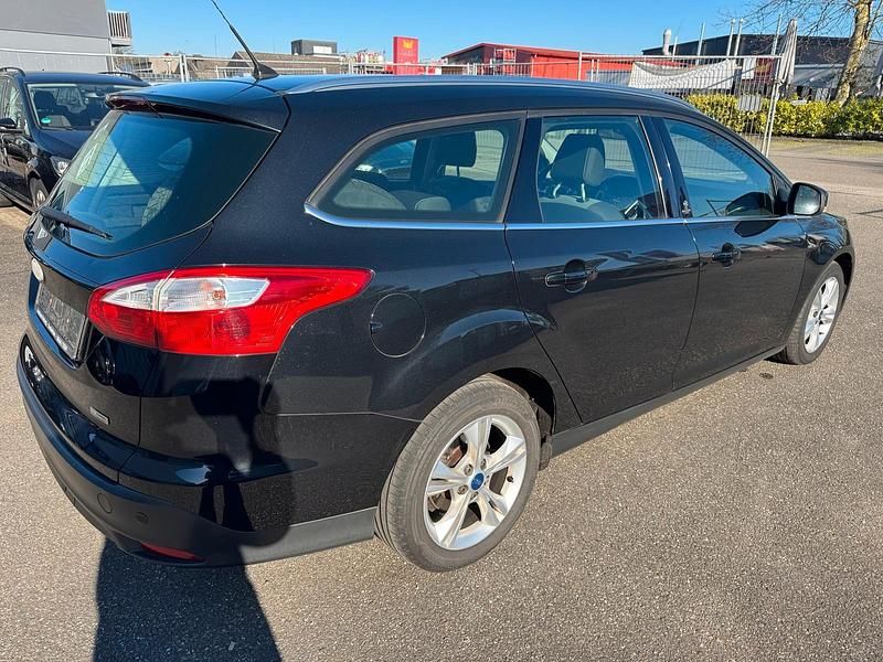 Gebraucht Ford Focus Champions Edition 116 PS (85 kW) 2012 Schwarz Kombi