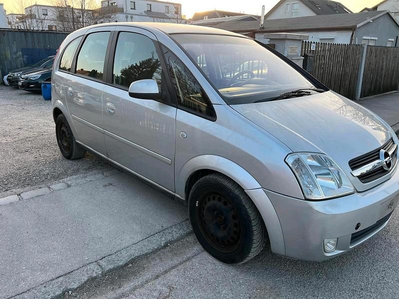 Gebraucht Opel Meriva 101 PS (74 kW) 2005 Silber Van / Kleinbus