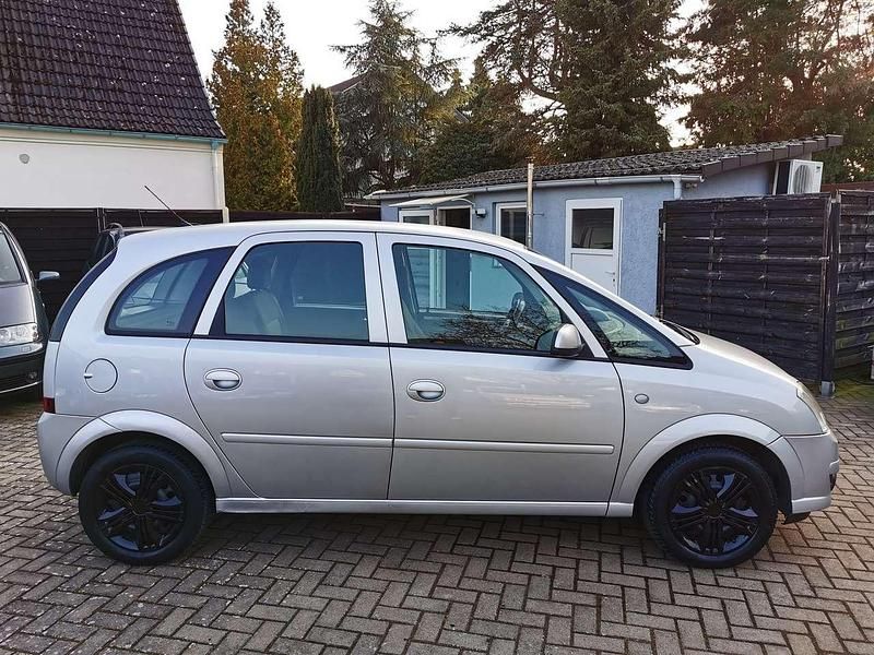 Gebraucht Opel Meriva Cosmo 105 PS (77 kW) 2007 Silber Van / Kleinbus