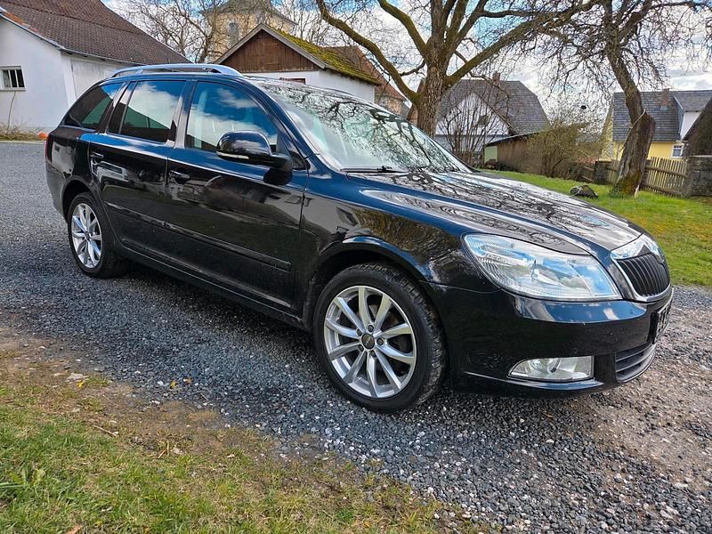 Gebraucht Skoda Octavia 140 PS (102 kW) 2012 Schwarz Kombi