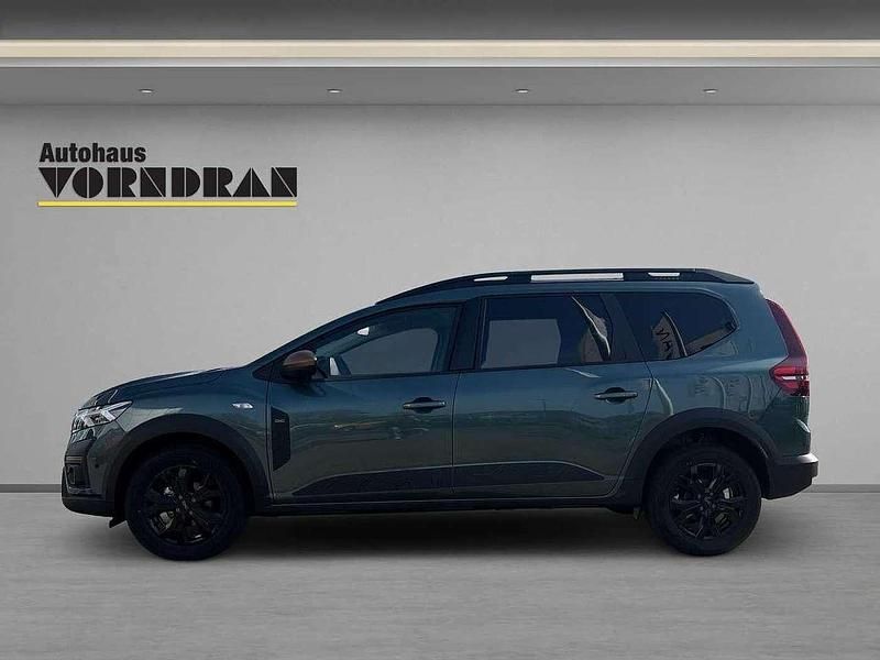 Neu Dacia Jogger Extreme 101 PS (74 kW) 2025 Safarigrüngrau Van / Kleinbus