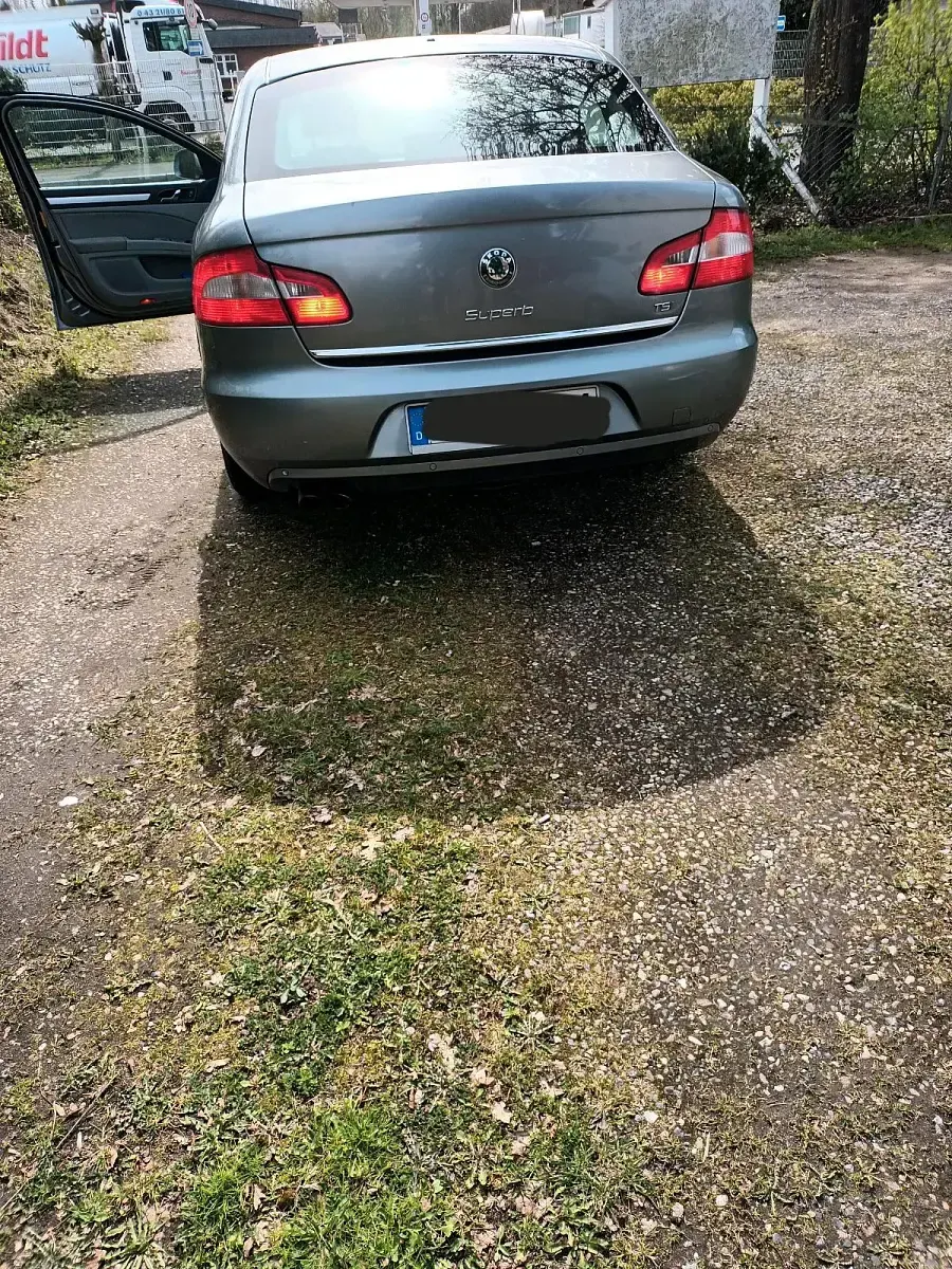 Używany Skoda Superb 160 KM (117 kW) 2012 Srebrny Sedan/Limuzyna