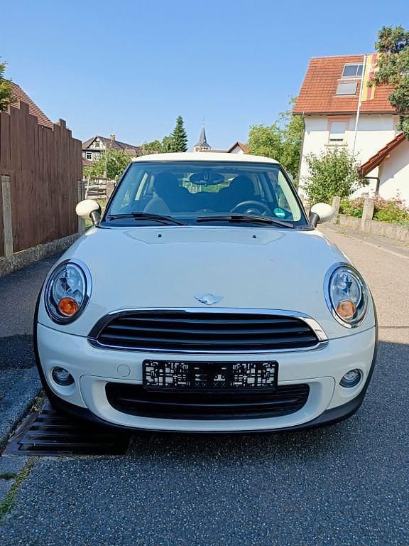 Weiß Gebraucht 2013 Mini ONE Kleinwagen | 6.500 € (Etwas zu teuer) - Bild 1/4