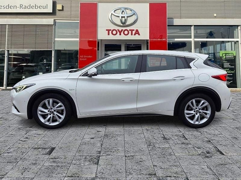 Gebraucht Infiniti Q30 Premium 170 PS (125 kW) 2018 Weiß Limousine