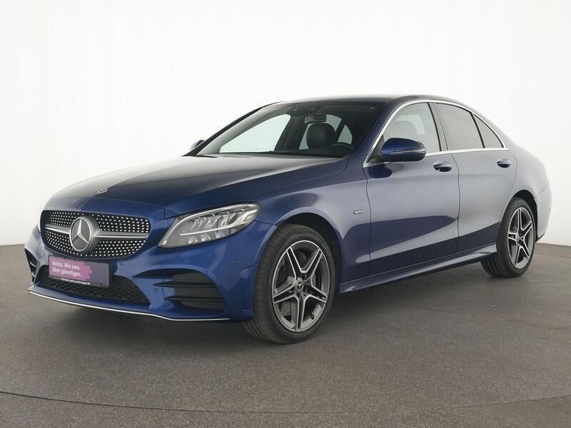 Blau Gebraucht 2020 Mercedes C300e AMG line Limousine | 28.998 € (Fairer Preis) - Bild 1/4