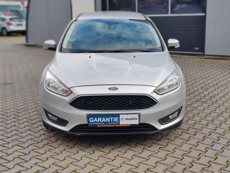 Gebraucht Ford Focus Business Edition 120 PS (88 kW) 2018 Silber Limousine