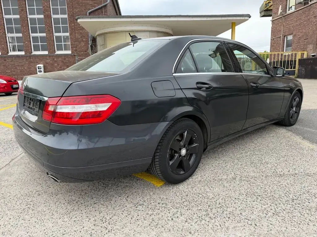 Gebraucht Mercedes E300 231 PS (169 kW) 2013 Grau Limousine