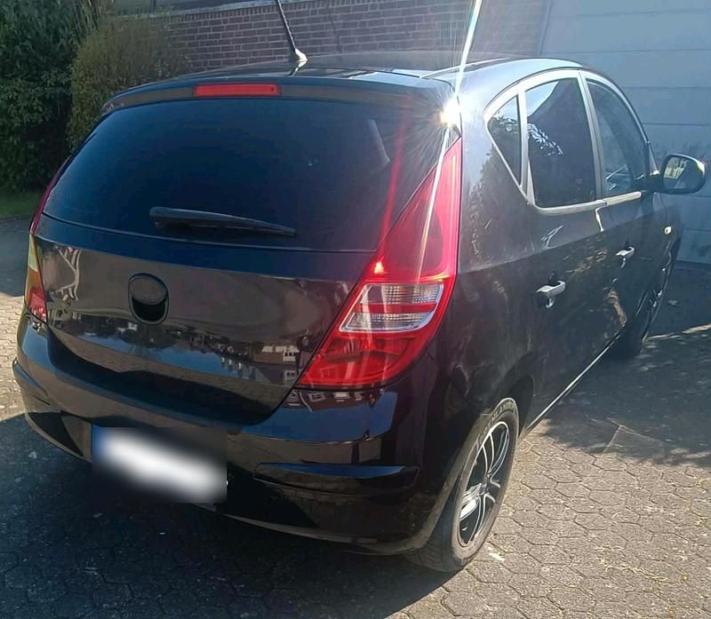 Gebraucht Hyundai i30 109 PS (80 kW) 2009 Schwarz Kleinwagen