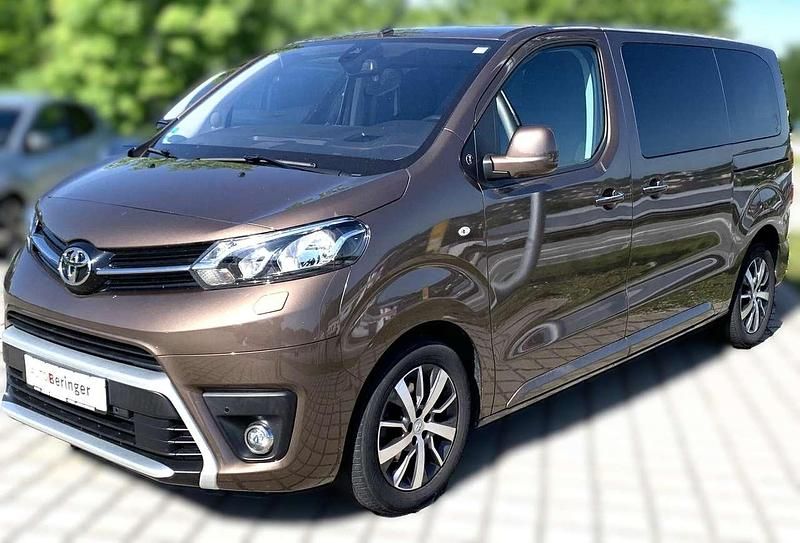 Brown rich oak Gebraucht 2020 Toyota Proace Team Van | 36.500 € (Teuer) - Bild 1/4