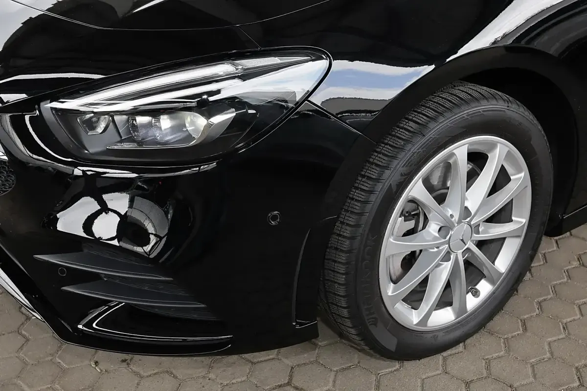 Gebraucht Mercedes B250e AMG 160 PS (117 kW) 2021 Unilack nachtschwarz Van / Kleinbus