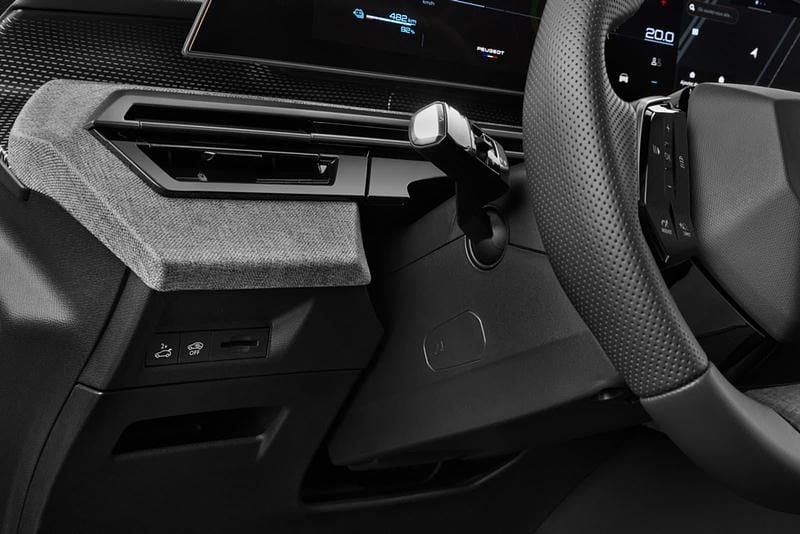 Gebraucht Peugeot e-5008 156 kW (213 PS) 2024 SUV