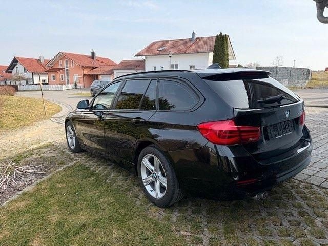 Gebraucht BMW 320 Advantage 190 PS (139 kW) 2017 Schwarz Kombi