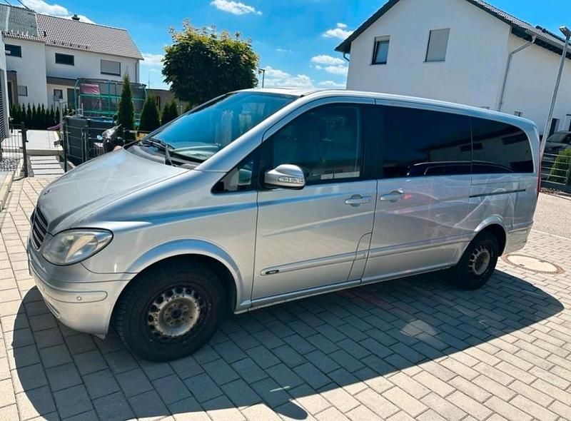 Silber Gebraucht 2007 Mercedes Viano Van / Kleinbus | 8.999 € - Bild 1/4