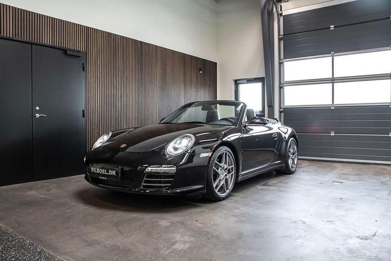 Schwarz Gebraucht 2009 Porsche 911 Carrera 4S Cabriolet Chrono Cabrio | 67.830 € (Fairer Preis) - Bild 1/4