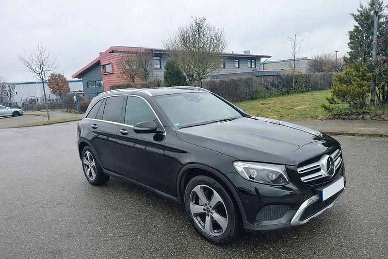 Gebraucht Mercedes GLC250 204 PS (150 kW) 2018 Schwarz SUV