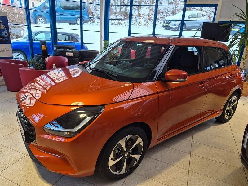 Neu Suzuki Swift Comfort+ 83 PS (61 kW) 2025 Orange Limousine