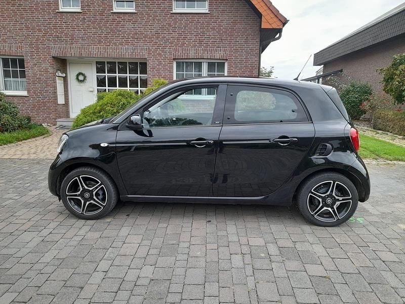 Schwarz Gebraucht 2015 Smart ForFour Prime Kleinwagen | 7.700 € (Guter Preis) - Bild 1/4