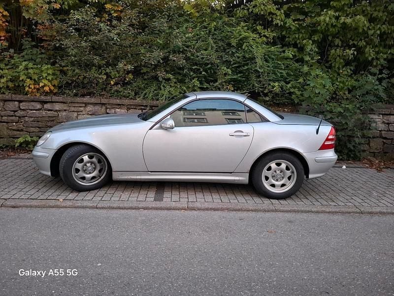 Silber Gebraucht 2002 Mercedes SLK200 Cabrio | 1.999 € (Fairer Preis) - Bild 1/4