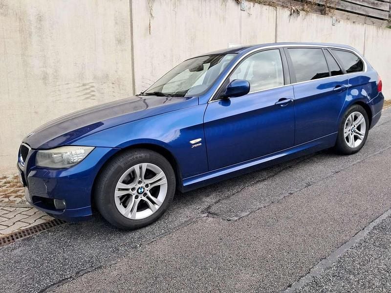 Blau Gebraucht 2010 BMW 320 Kombi | 3.000 € (Superpreis) - Bild 1/4