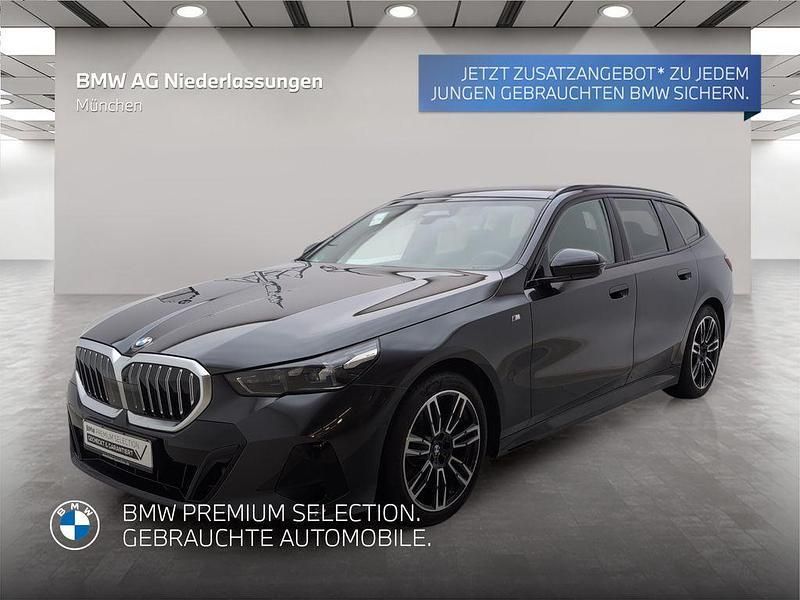 Grau Gebraucht 2024 BMW 520 Comfort Edition Kombi | 54.508 € (Fairer Preis) - Bild 1/2