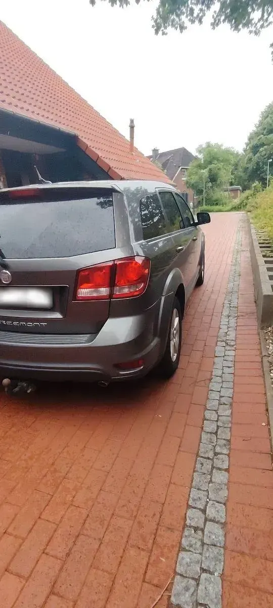 Gebraucht Fiat Freemont 140 PS (102 kW) 2011 Grau SUV