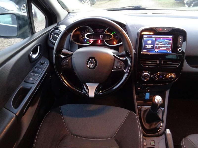 Gebraucht Renault Clio GrandTour Luxe 90 PS (66 kW) 2015 Sternenschwarz Kombi