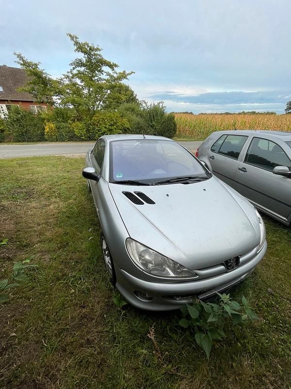 Silber Gebraucht 2004 Peugeot 206 CC Cabrio | 699 € (Guter Preis) - Bild 1/4