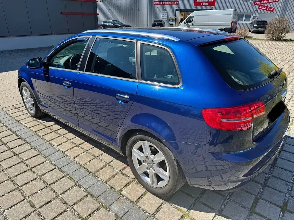 Second-hand Audi A3 Attraction 105 CP (77 kW) 2013 Albastru Berlinǎ