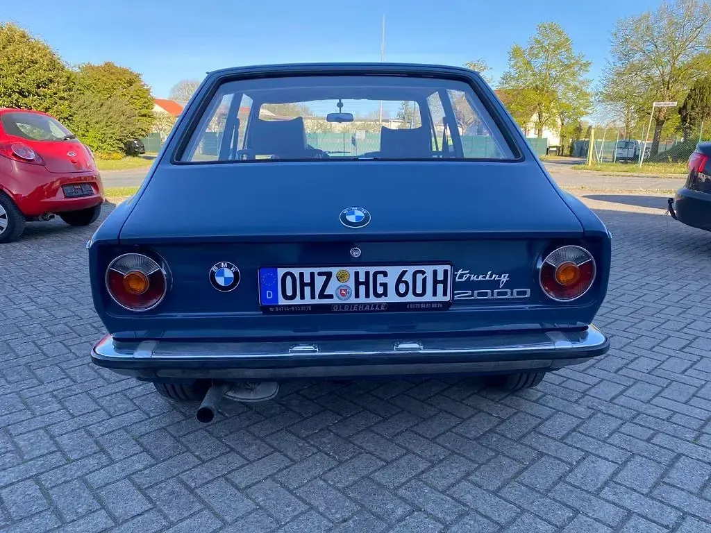 Usado BMW 2000 101 HP (74 kW) 1971 Azul Sedan